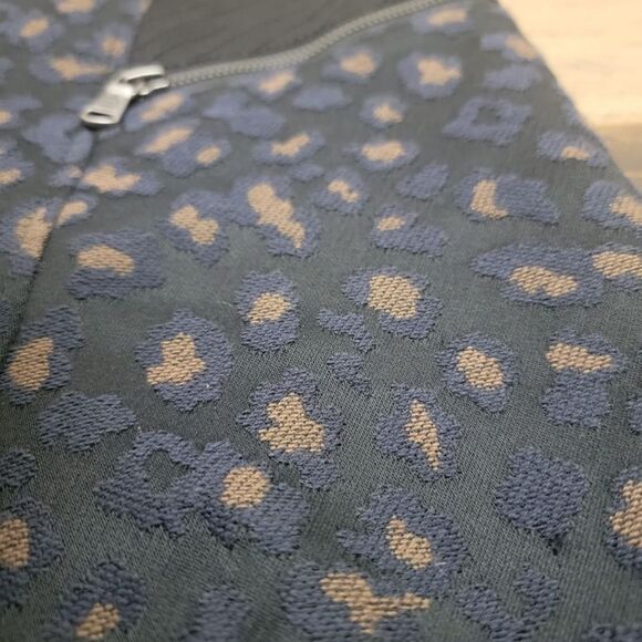 Marc by Marc Jacobs Blue Leopard Print Flared Mini Skirt Pleated Zippers Size 6 - Picture 4 of 10